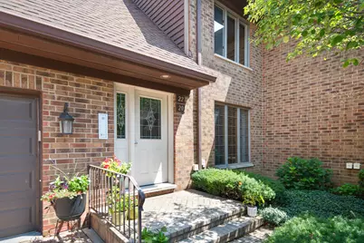 22 Kings Court #22, Westchester, IL 60154 - Photo 1