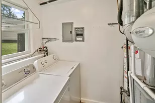 219 Countryside Ln, Lindenhurst, IL 60046 - Photo 21