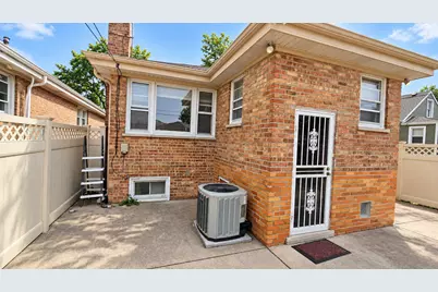 7226 W 60th Place, Summit, IL 60501 - Photo 11