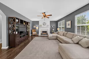 348 Kingsport Ct, Crystal Lake, IL 60012 - Photo 7
