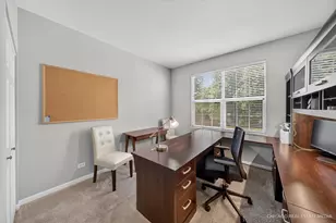 348 Kingsport Ct, Crystal Lake, IL 60012 - Photo 11