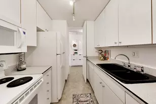 900 N Lake Shore Dr, Chicago, IL 60611 - Photo 13