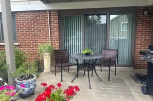 353 Lambert Dr, Schaumburg, IL 60193 - Photo 3