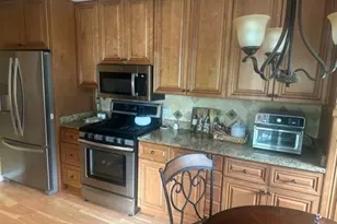 353 Lambert Dr, Schaumburg, IL 60193 - Photo 7