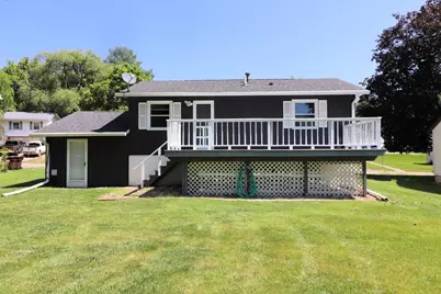 1719 Revere, Freeport, IL 61032 - Photo 3