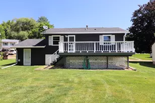 1719 Revere, Freeport, IL 61032 - Photo 3