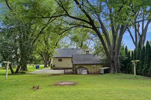 1009 Chicago Ave, Dixon, IL 61021 - Photo 5