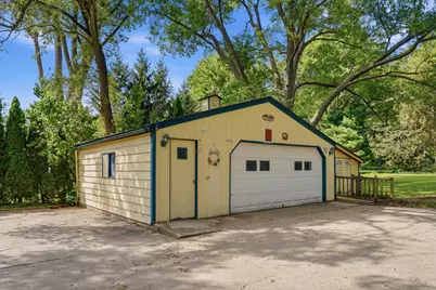 1009 Chicago Avenue, Dixon, IL 61021 - Photo 3