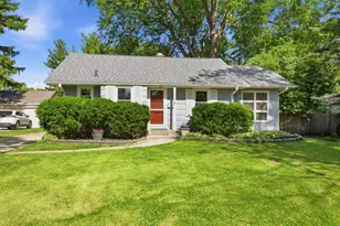 512 S Calumet Ave, Aurora, IL 60506 - Photo 1
