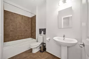 2326 W Giddings St, Chicago, IL 60625 - Photo 11