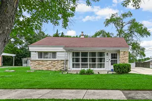 17561 Sycamore Dr, Homewood, IL 60430 - Photo 3