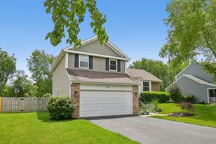 2011 Glenmoor Dr, West Dundee, IL 60118 - Photo 3