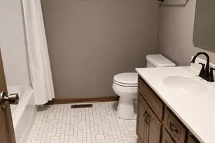 18008 Kansas Ct, Orland Park, IL 60467 - Photo 11