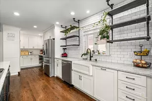 6320 W Lawrence Ave, Chicago, IL 60630 - Photo 11