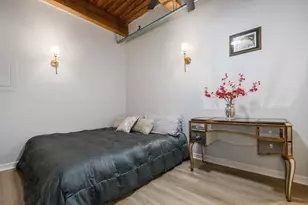 225 W Huron St, Chicago, IL 60654 - Photo 13