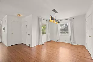 913 Cambridge Ln, Wilmette, IL 60091 - Photo 13