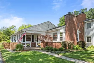 913 Cambridge Ln, Wilmette, IL 60091 - Photo 1