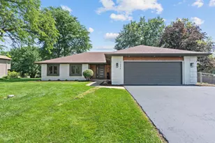 11S475 Walter Ln, Naperville, IL 60564 - Photo 1