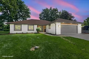 11S475 Walter Ln, Naperville, IL 60564 - Photo 3