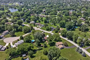 11S475 Walter Ln, Naperville, IL 60564 - Photo 37