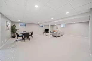 11S475 Walter Ln, Naperville, IL 60564 - Photo 29
