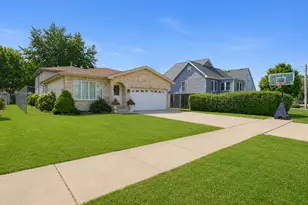 7516 Odell Ave, Bridgeview, IL 60455 - Photo 3