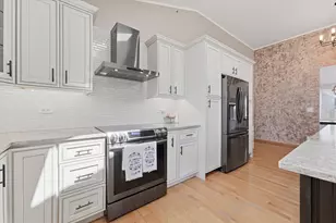 7516 Odell Ave, Bridgeview, IL 60455 - Photo 9