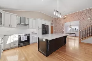 7516 Odell Ave, Bridgeview, IL 60455 - Photo 11