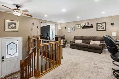 256 Mark Avenue, Glendale Heights, IL 60139 - Photo 3