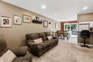 256 Mark Ave, Glendale Heights, IL 60139 - Photo 5
