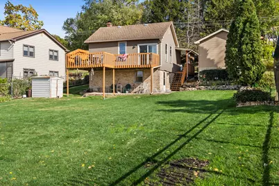 642 Wellington Avenue, Elgin, IL 60120 - Photo 33
