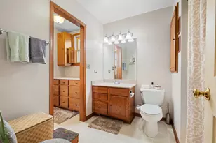 642 Wellington Ave, Elgin, IL 60120 - Photo 13