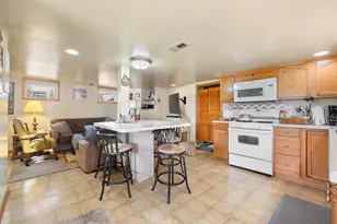642 Wellington Ave, Elgin, IL 60120 - Photo 25