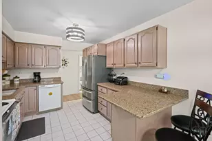 440 Raintree Ct, Glen Ellyn, IL 60137 - Photo 11