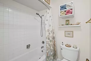 440 Raintree Ct, Glen Ellyn, IL 60137 - Photo 19