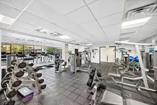 3930 N Pine Grove Ave, Chicago, IL 60613 - Photo 15