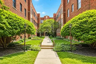 737 Hinman Ave, Evanston, IL 60202 - Photo 1