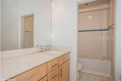 7211 N Oakley Avenue #7211, Chicago, IL 60645 - Photo 11