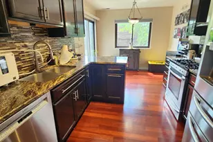 220 Hawthorne Ct, Schaumburg, IL 60193 - Photo 11