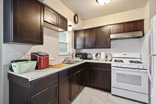 10500 Lyman Ave, Chicago Ridge, IL 60415 - Photo 7
