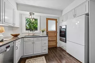 1923 Grant St, Evanston, IL 60201 - Photo 9