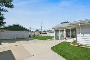 7821 W 73rd Pl, Bridgeview, IL 60455 - Photo 19