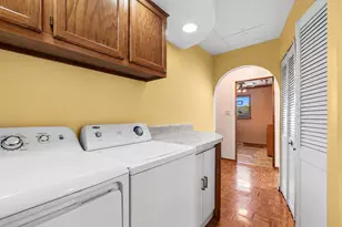 7821 W 73rd Pl, Bridgeview, IL 60455 - Photo 11