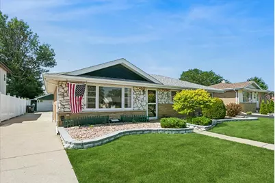 7821 W 73rd Place, Bridgeview, IL 60455 - Photo 1