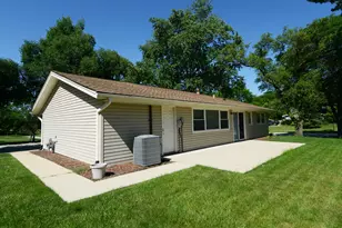 930 Sharon Ln, Schaumburg, IL 60193 - Photo 31