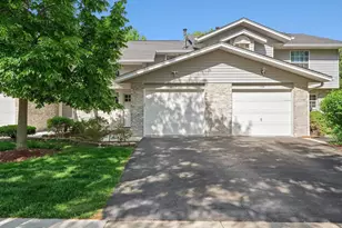 718 N Tamarac Blvd, Addison, IL 60101 - Photo 1