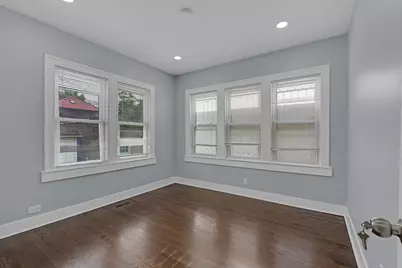 2539 W Morse Avenue, Chicago, IL 60645 - Photo 19