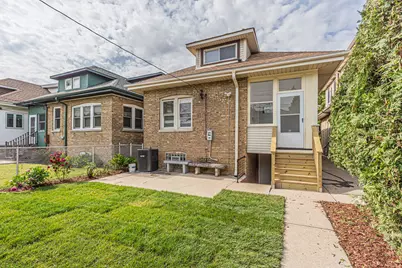 2539 W Morse Avenue, Chicago, IL 60645 - Photo 47