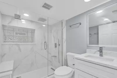 2539 W Morse Avenue, Chicago, IL 60645 - Photo 35