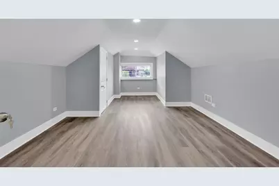 2539 W Morse Avenue, Chicago, IL 60645 - Photo 25